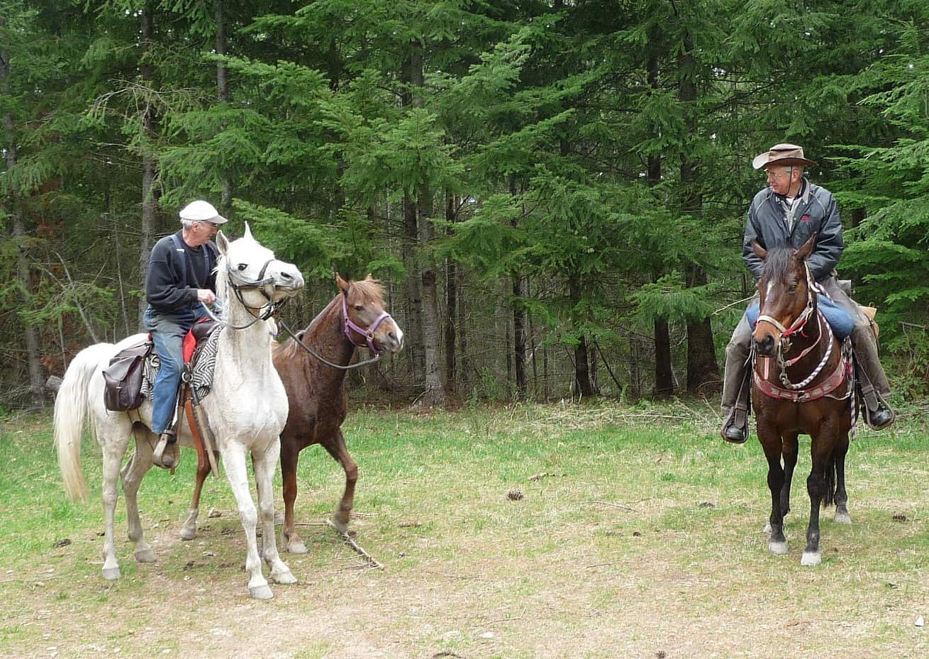 Equestrians on the way to Hugo Peak
