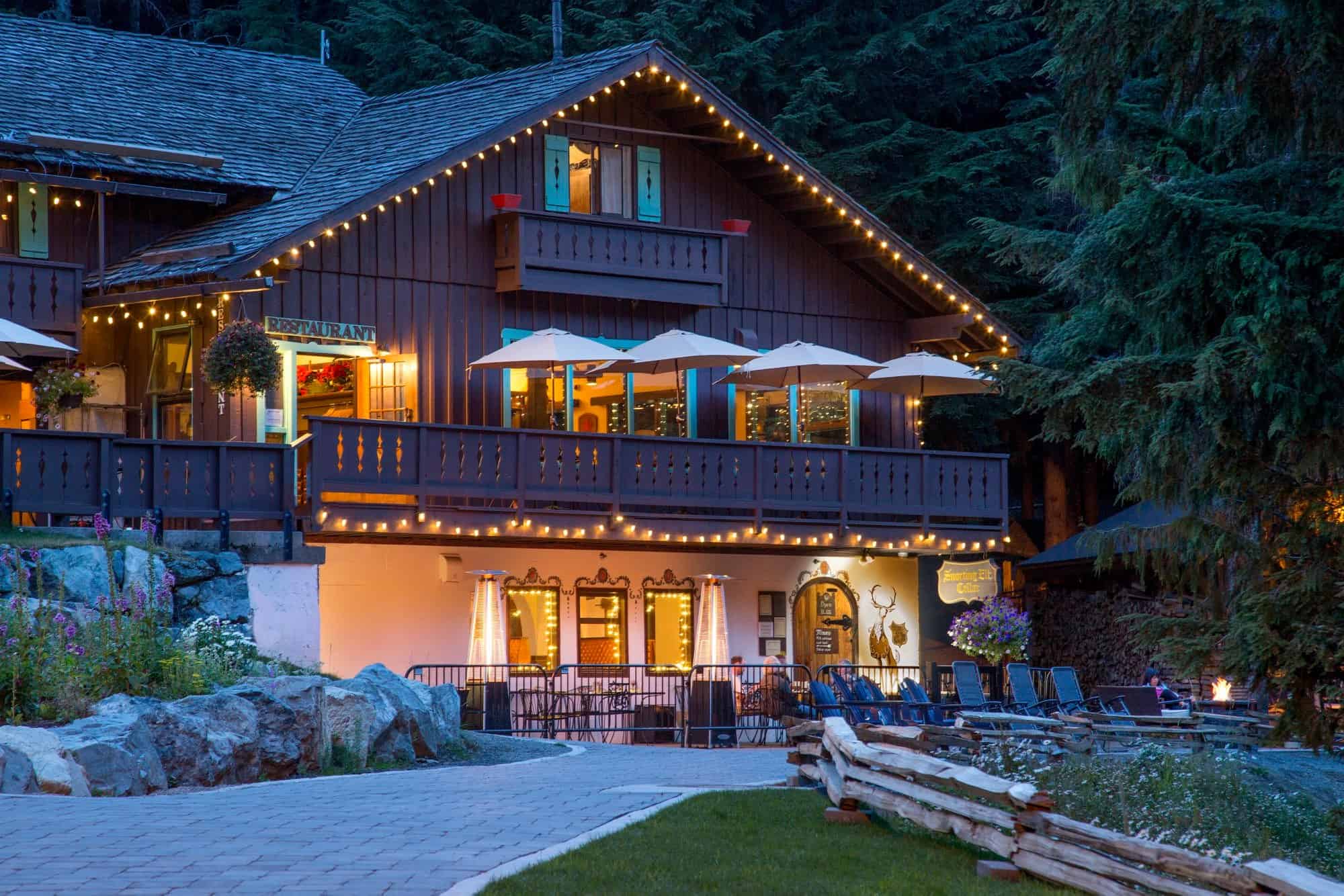 Alpine Inn at Crystal Mountain exterior